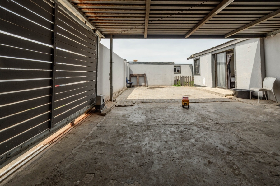 9 Bedroom Property for Sale in Algoa Park Eastern Cape